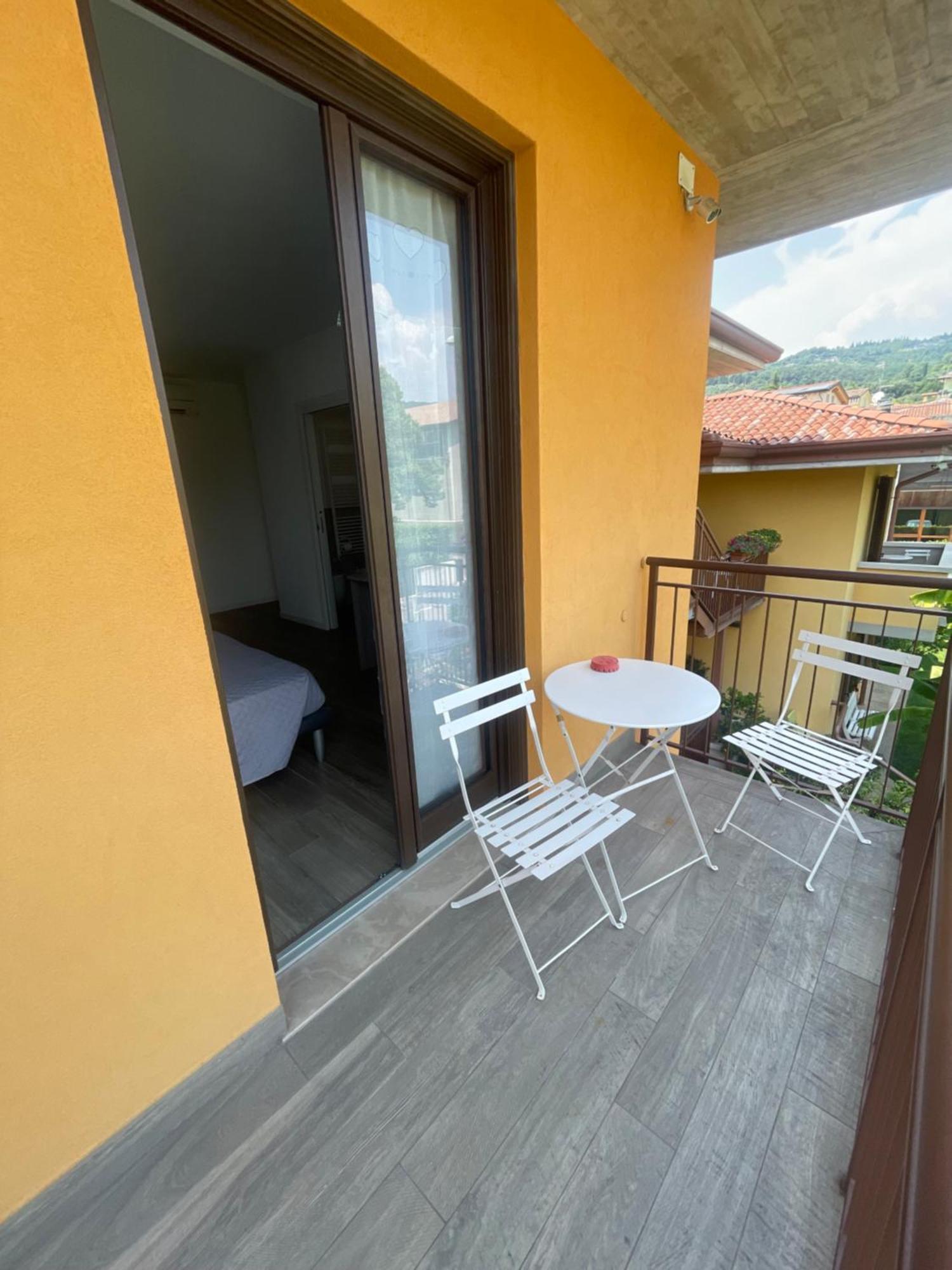 Welcome Traveller Divine Cecile Garda  Buitenkant foto